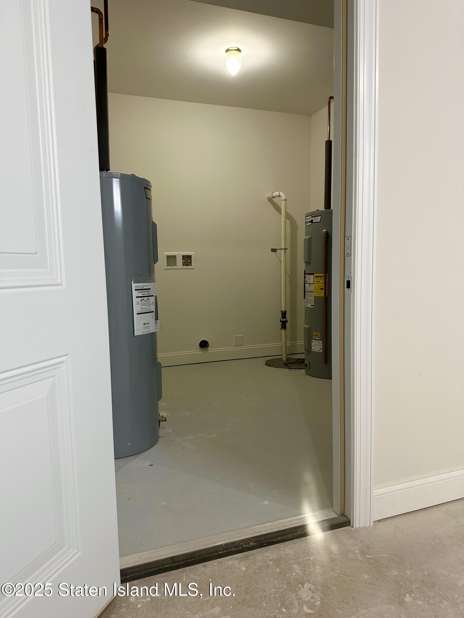 552 Drumgoole Road East Staten Island, NY 10312 - Photo 21 of 25 Mechanical Room