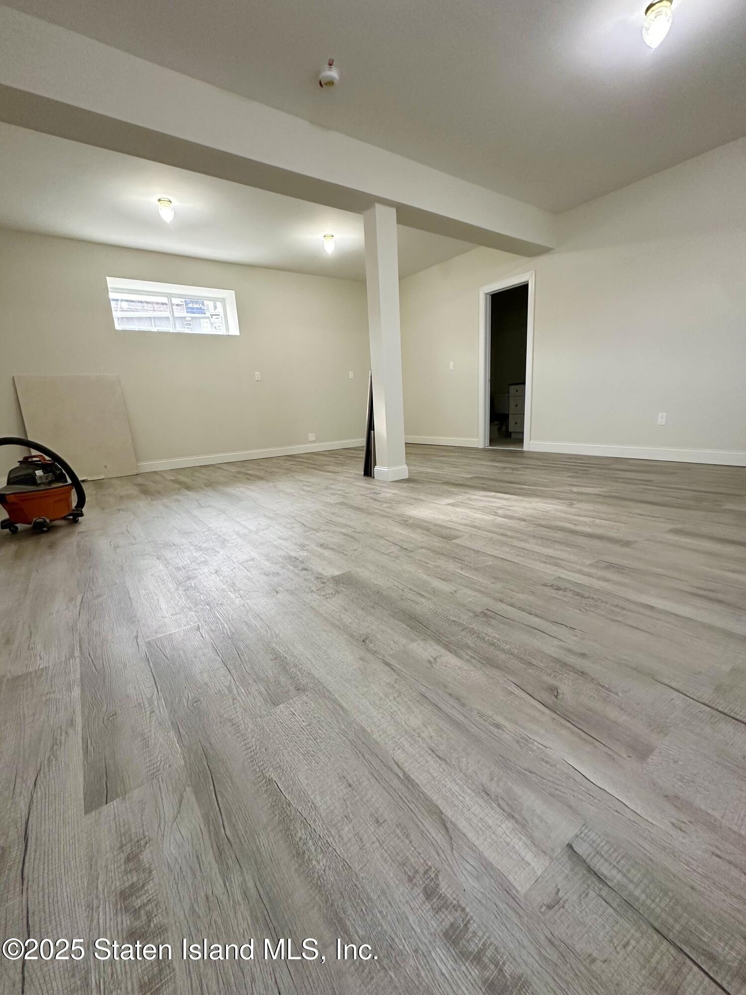 552 Drumgoole Road East Staten Island, NY 10312 - Photo 23 of 25 Landlord Suite