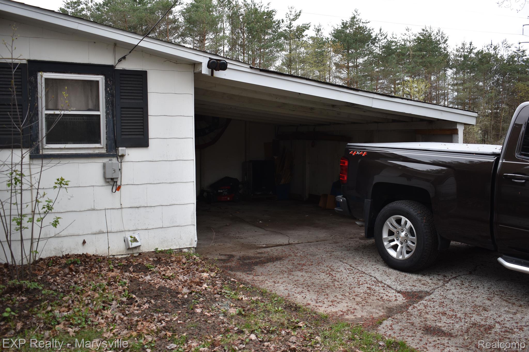 2325 Hueling Road Port Huron, MI 48060 - Photo 4 of 19 Gallery Image 4