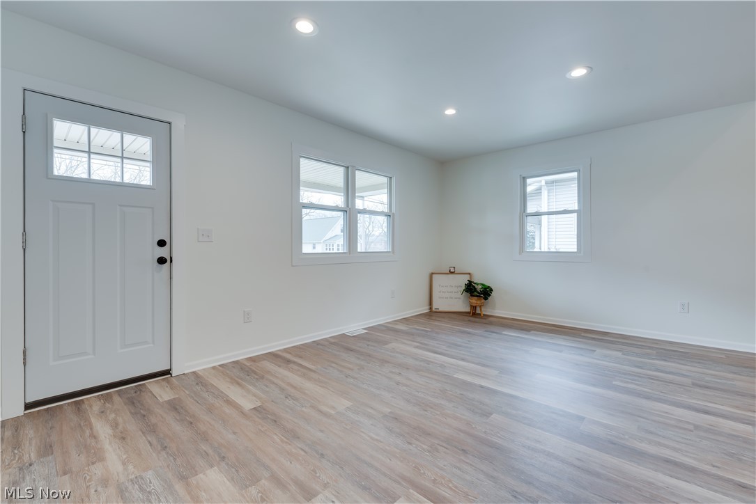1155 West Waterloo Road Akron, OH 44314 - Photo 10 of 20