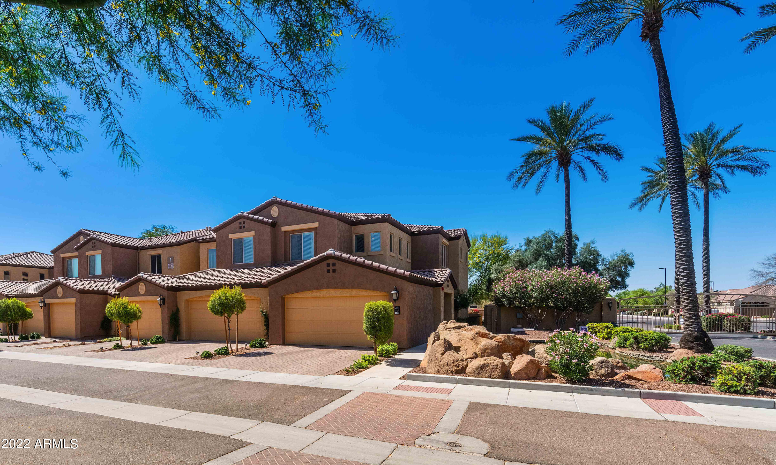 250 West Queen Creek Road, Unit 201 Chandler, AZ 85248 - Photo 3 of 29 End Unit