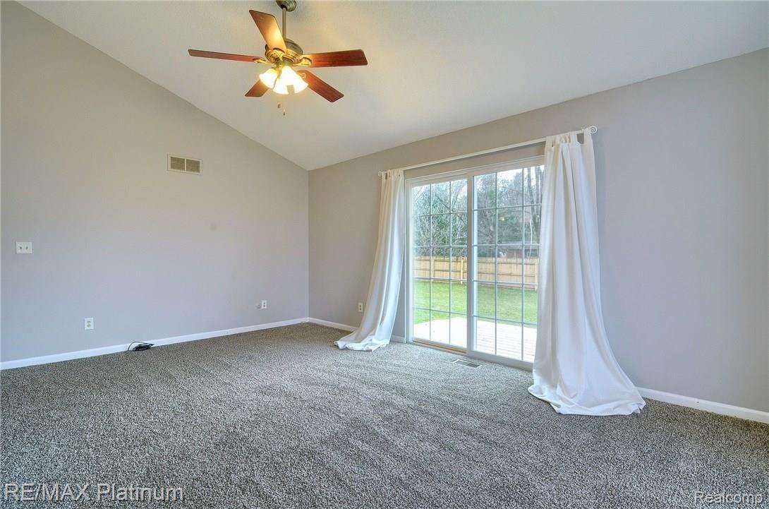 10328 Antcliff Road Fowlerville, MI 48836 - Photo 9 of 23 GREAT ROOM VIEW 4