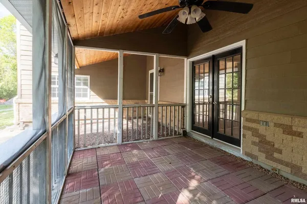 a view of entryway