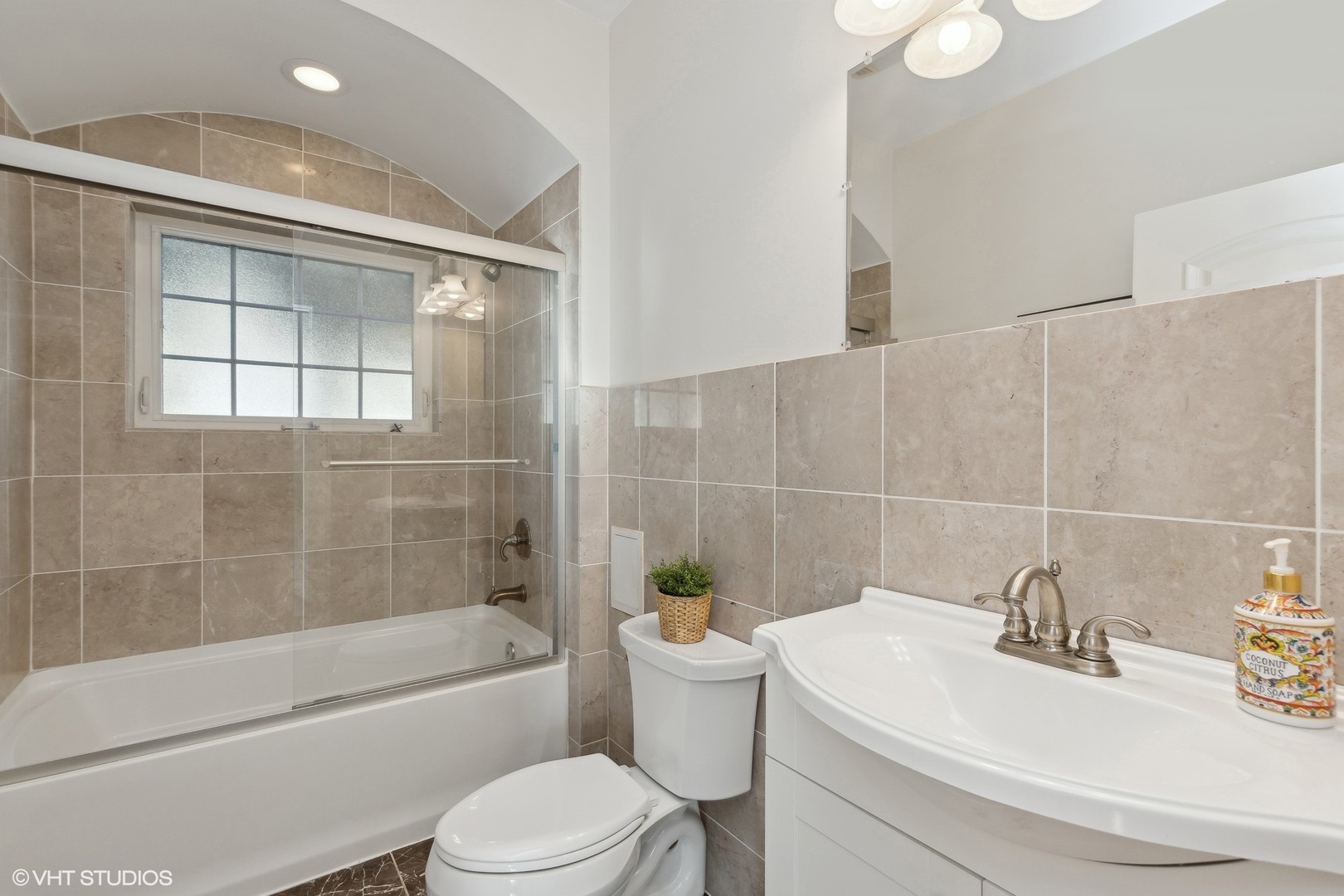 96 Washington Road Lake Forest, IL 60045 - Photo 8 of 20 a bathroom with a sink toilet and shower