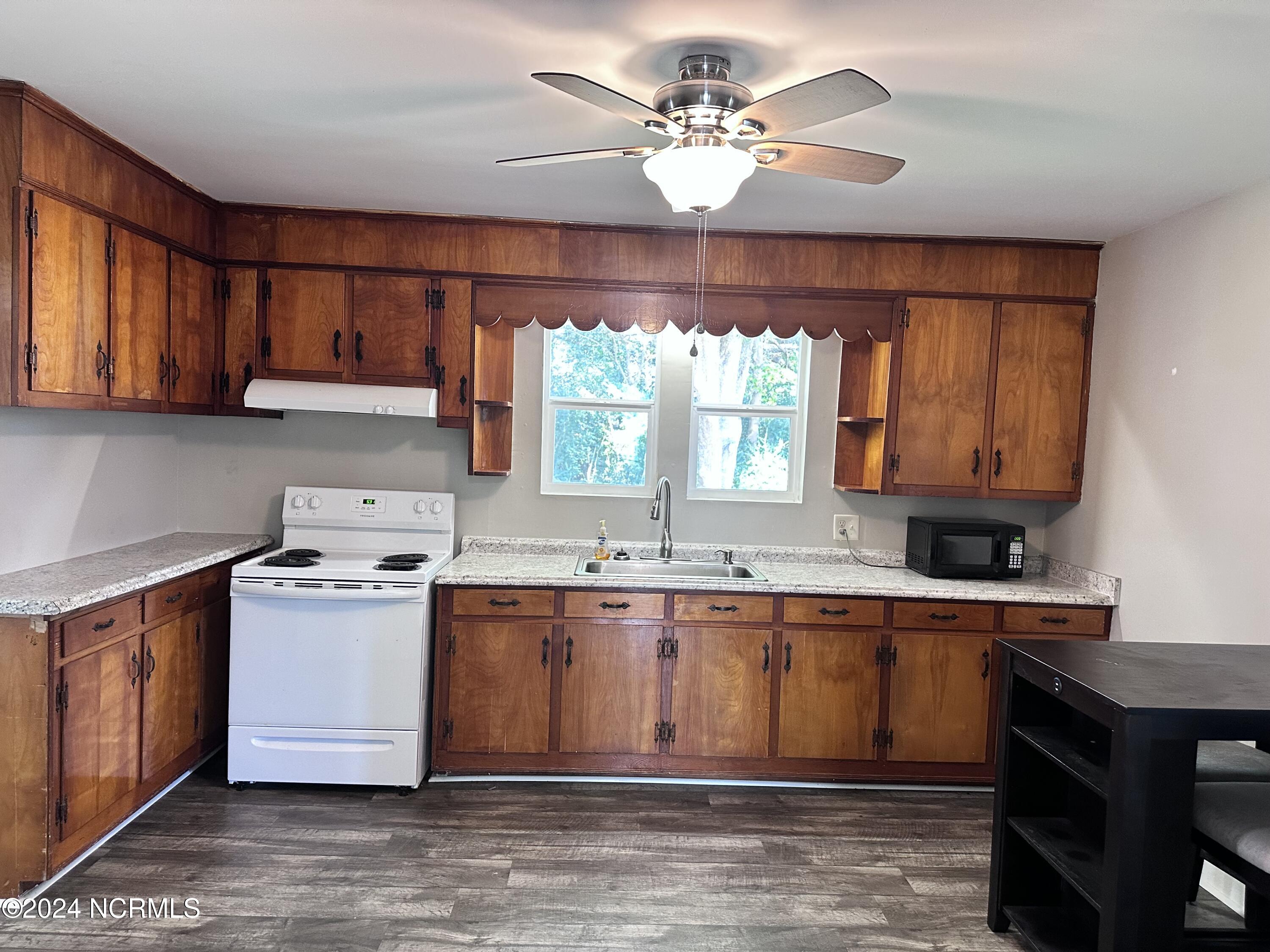 10141 Cherry Run Road Greenville, NC 27834 - Photo 9 of 25 IMG_2575
