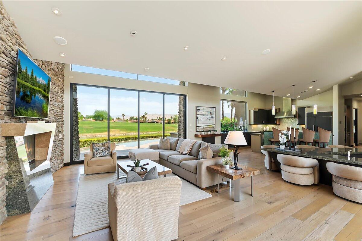 72 Royal St Georges Way Rancho Mirage, CA 92270 - Photo 11 of 55 12-Living Room