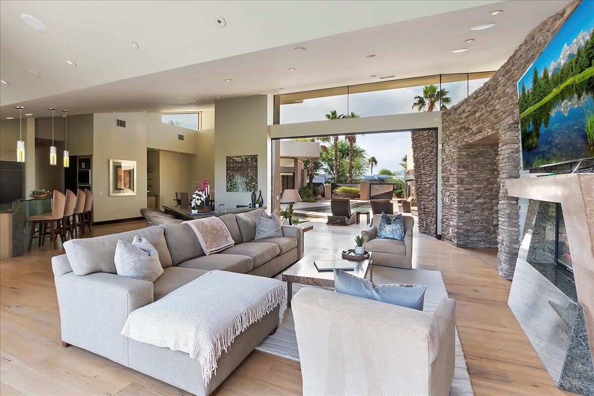 72 Royal St Georges Way Rancho Mirage, CA 92270 - Photo 12 of 55 17-Living Room