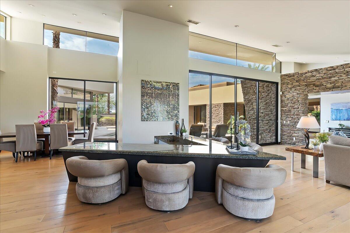 72 Royal St Georges Way Rancho Mirage, CA 92270 - Photo 13 of 55 19-Wet Bar