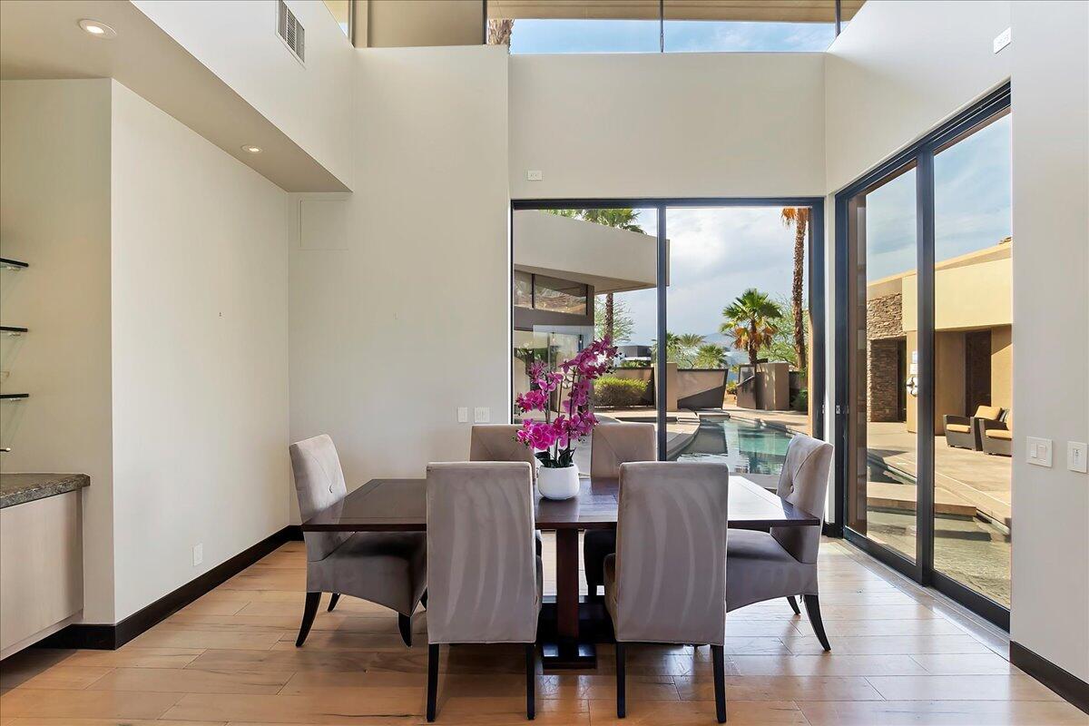 72 Royal St Georges Way Rancho Mirage, CA 92270 - Photo 17 of 55 26-Dining Area