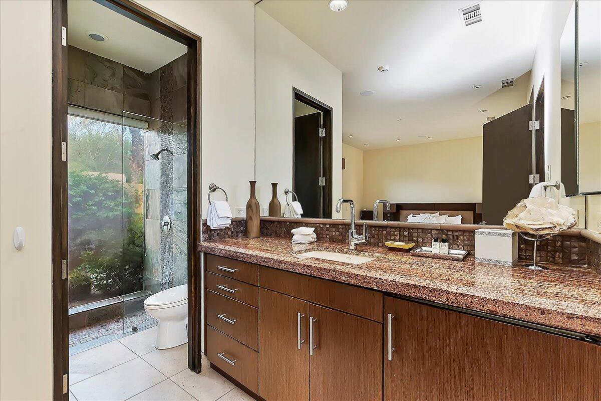 72 Royal St Georges Way Rancho Mirage, CA 92270 - Photo 34 of 55 47-Bath 4