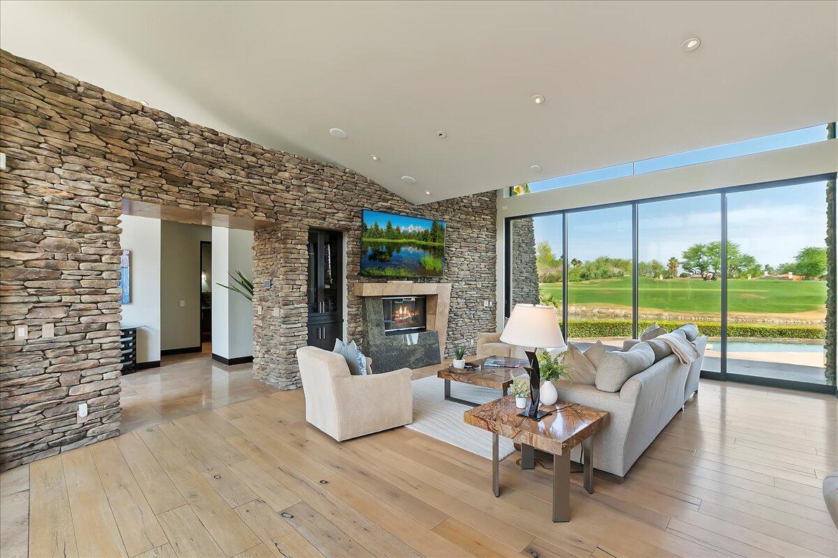 72 Royal St Georges Way Rancho Mirage, CA 92270 - Photo 8 of 55 14-Living Room