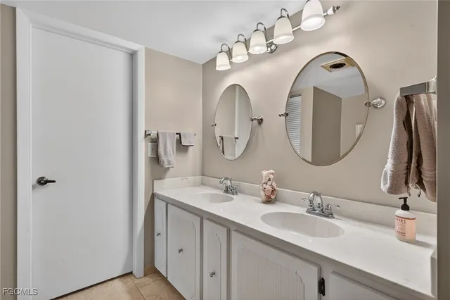 $349,000 | 4570 Trawler Court, Unit 102, Fort Myers, FL 33919