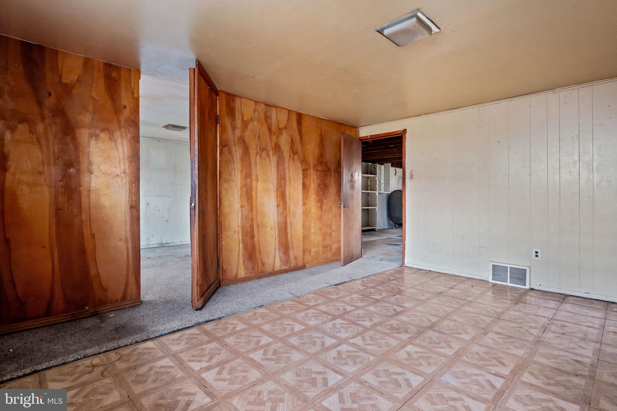3723 Ridgewood Lane Brookhaven, PA 19015 - Photo 20 of 22 a view of an empty room with a window