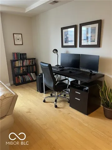 $1,950 | 350 North Meridian Street, Unit 603, Indianapolis, IN 46204