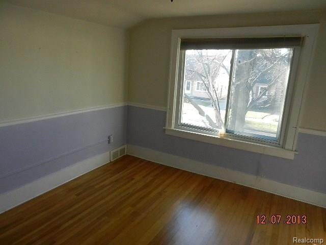3250 Cumberland Road Berkley, MI 48072 - Photo 19 of 27 DSCN7350.jpg