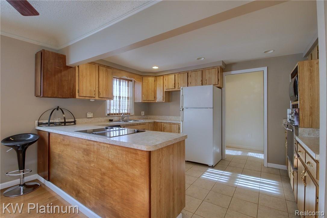 3470 Galbraith Line Road Yale, MI 48097 - Photo 8 of 34 8-Kitchen.jpg