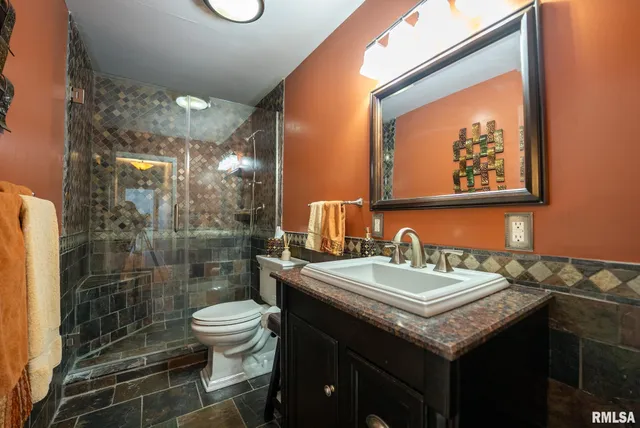 $2,280,000 | 4305 East Michael Lane, Olney, IL 62450