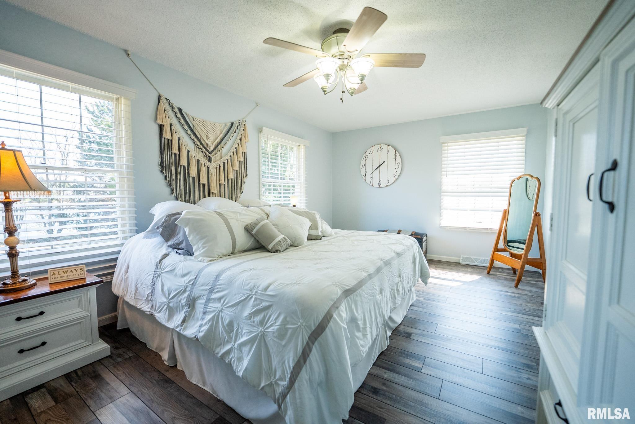 4305 East Michael Lane Olney, IL 62450 - Photo 13 of 16