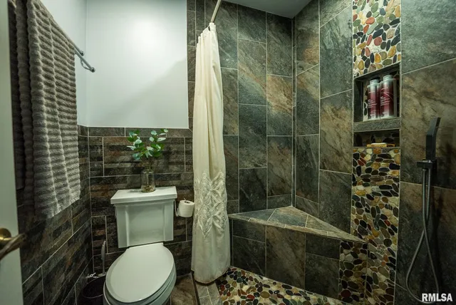 $2,280,000 | 4305 East Michael Lane, Olney, IL 62450