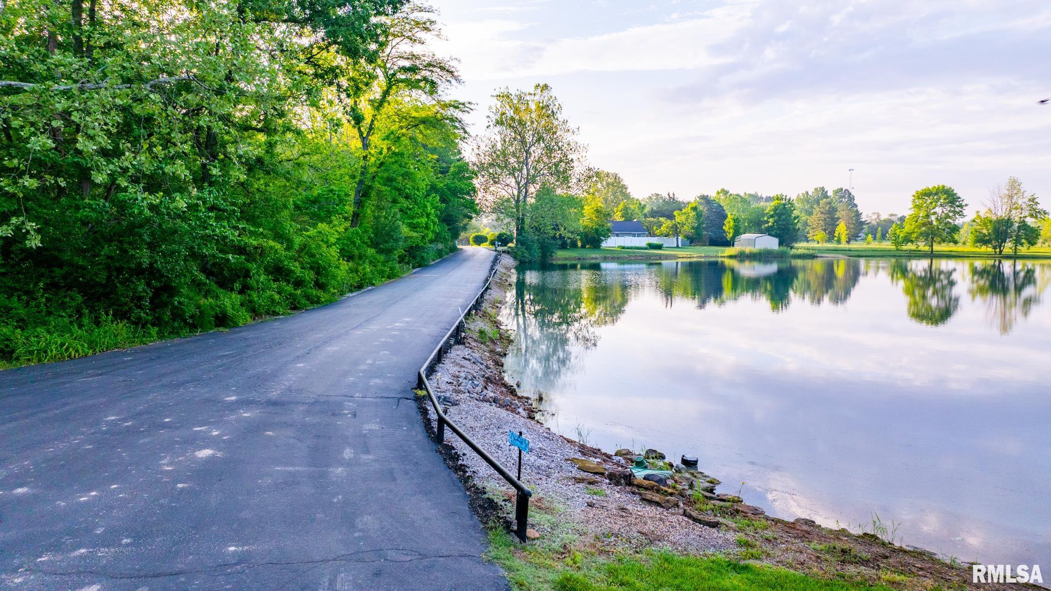 4305 East Michael Lane Olney, IL 62450 - Photo 4 of 16