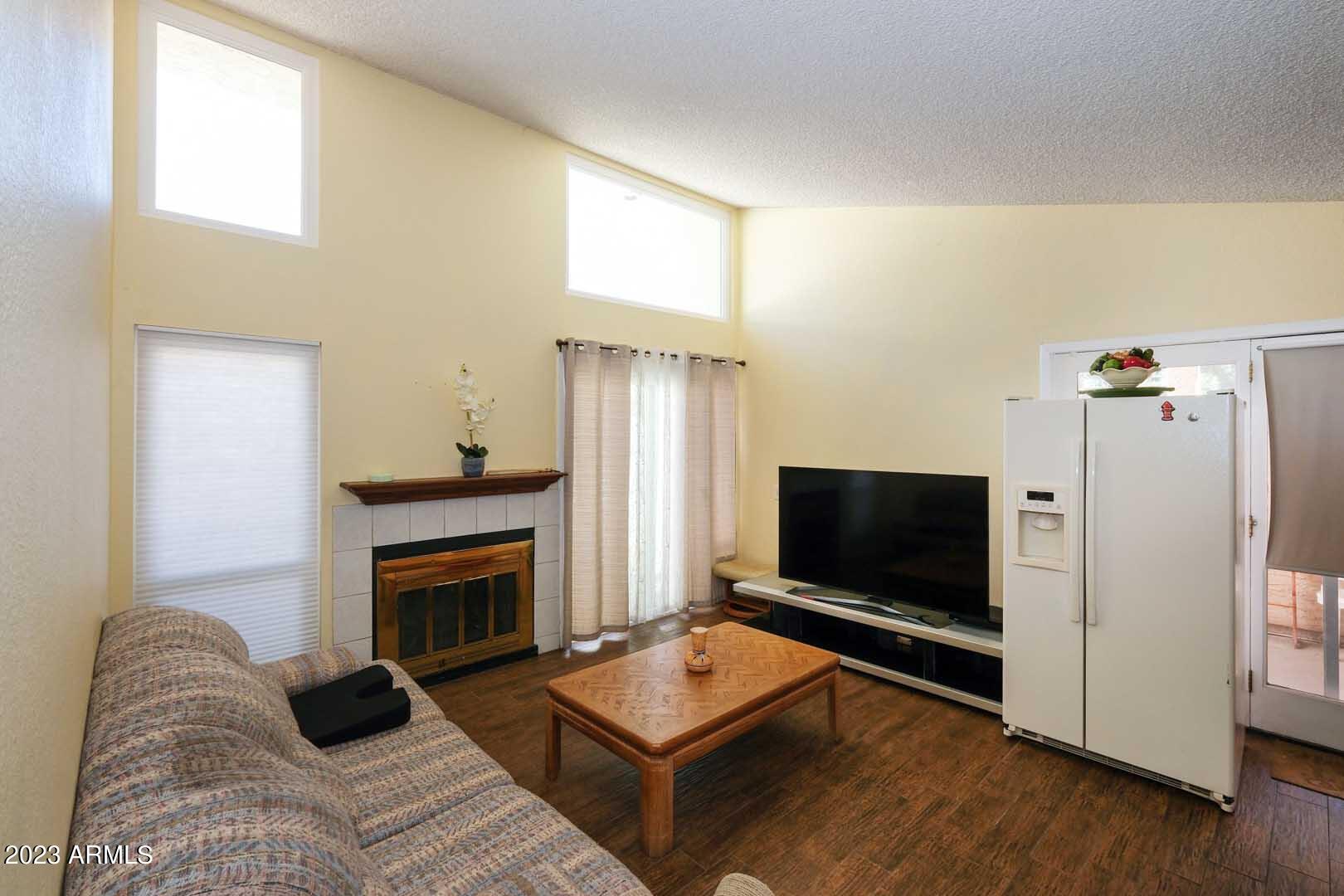 930 South Dobson Road, Unit 67 Mesa, AZ 85202 - Photo 12 of 35 Great Room2