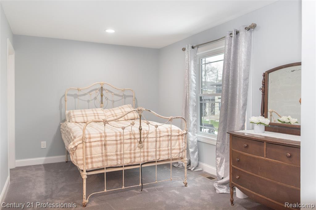 513 Renshaw Street Rochester, MI 48307 - Photo 33 of 54 Gallery Image 33