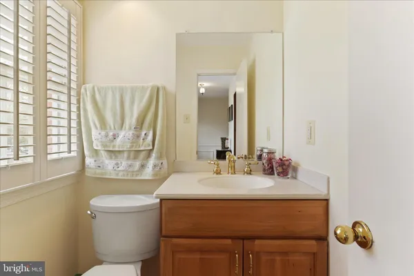 $4,000 | 3821 King Arthur Road, Annandale, VA 22003
