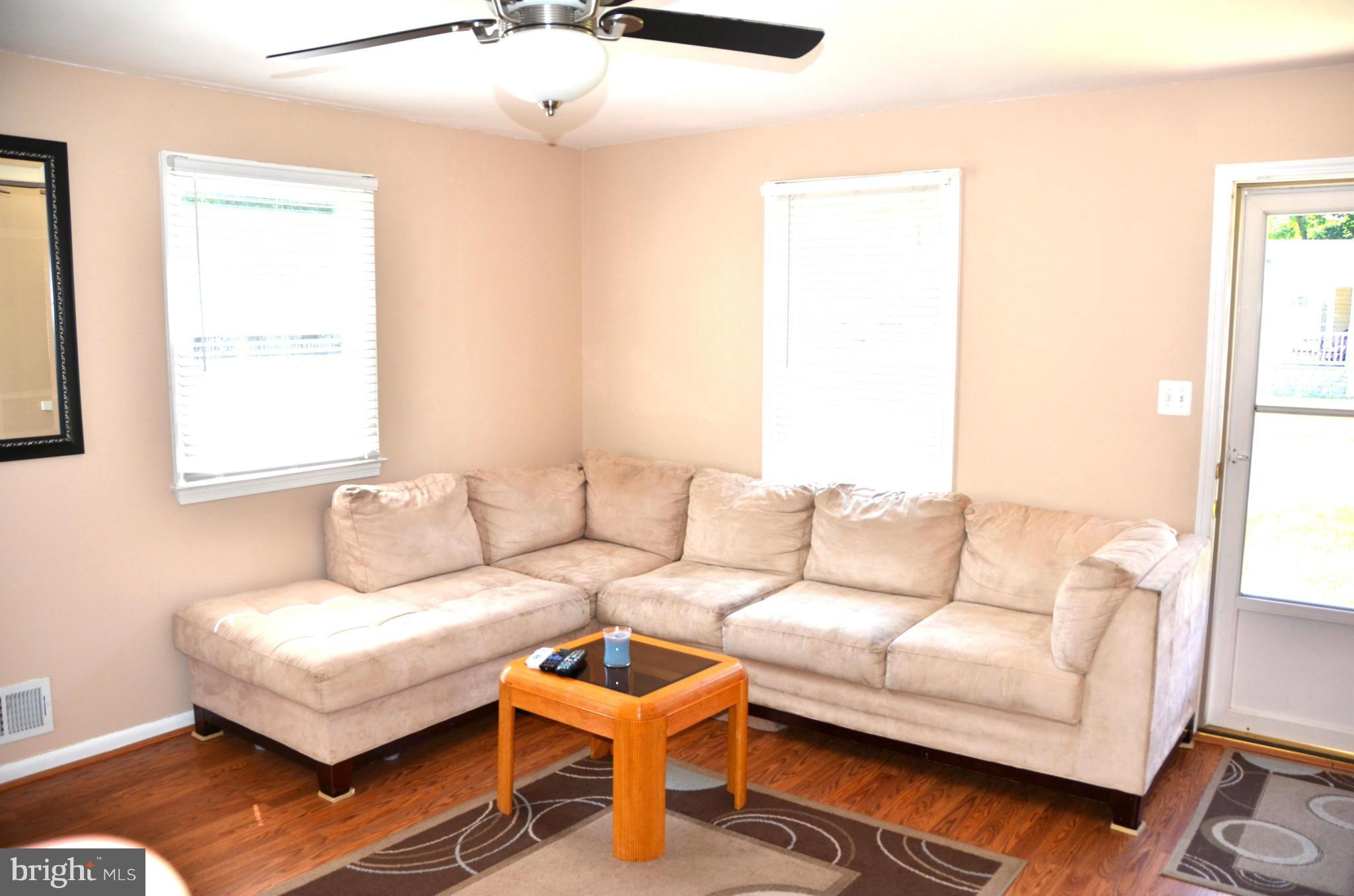 1625 Marlboro Road Edgewater, MD 21037 - Photo 3 of 18 Family Room