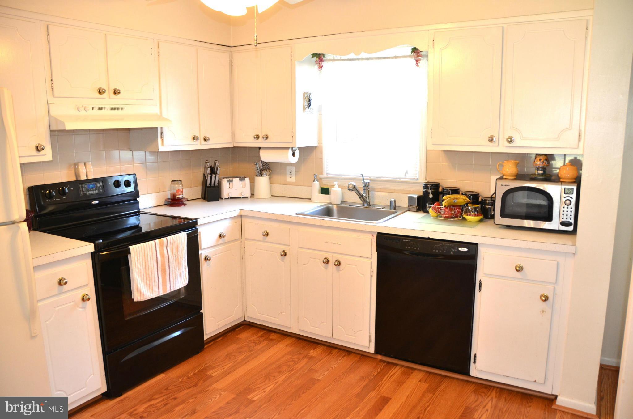 1625 Marlboro Road Edgewater, MD 21037 - Photo 8 of 18 Kitchen