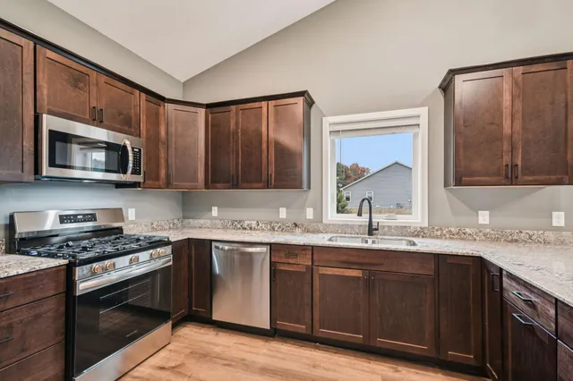 $339,900 | 911 Gable Street, Taylors Falls, MN 55084