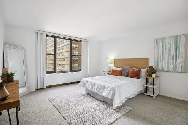 $399,000 | 3150 North Lake Shore Drive, Unit 8E, Chicago, IL 60657