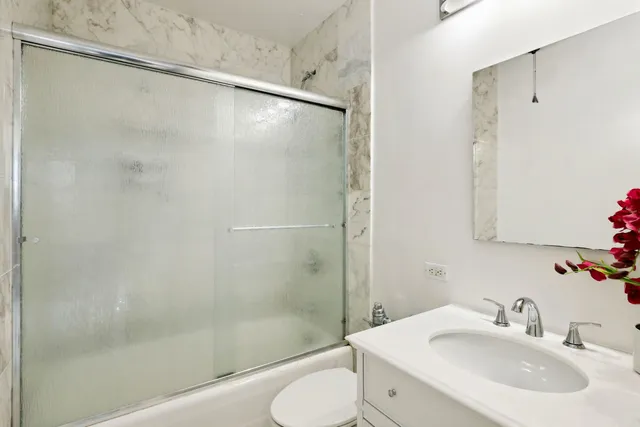 $399,000 | 3150 North Lake Shore Drive, Unit 8E, Chicago, IL 60657