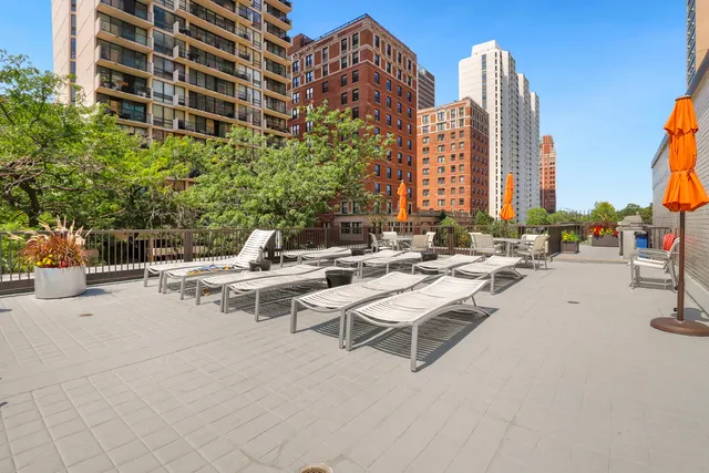 $399,000 | 3150 North Lake Shore Drive, Unit 8E, Chicago, IL 60657