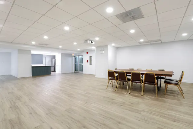 $399,000 | 3150 North Lake Shore Drive, Unit 8E, Chicago, IL 60657