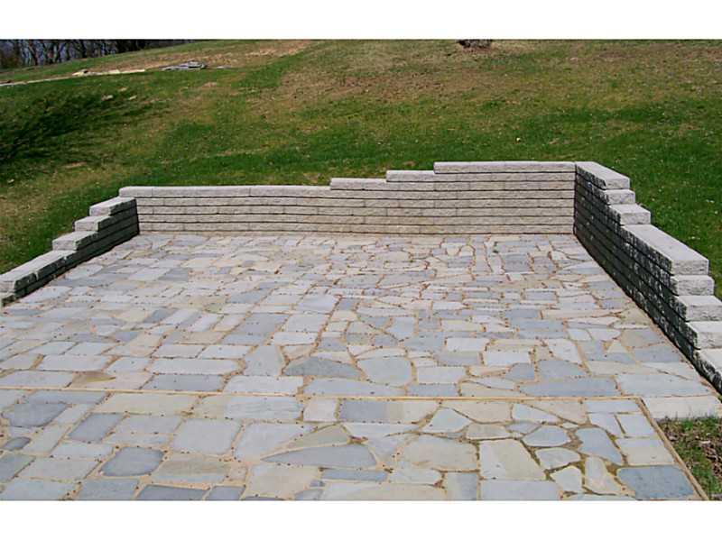 113 Mawhinney Road Cecil, PA 15321 - Photo 4 of 20 Patio/Deck.