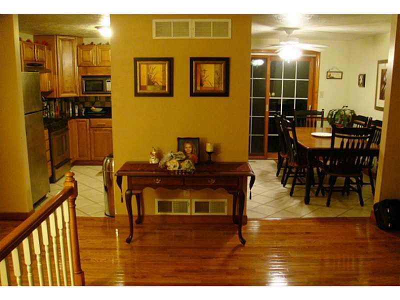 113 Mawhinney Road Cecil, PA 15321 - Photo 6 of 20 Living Room.
