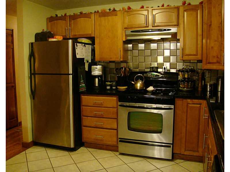 113 Mawhinney Road Cecil, PA 15321 - Photo 8 of 20 Kitchen.