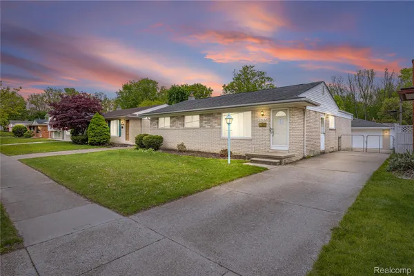 $315,000 | 39619 Peters Drive, Canton, MI 48187