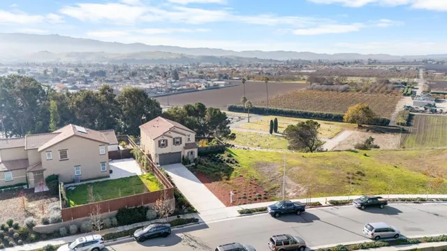 $830,000 | 390 Tanoak Street, Hollister, CA 95023