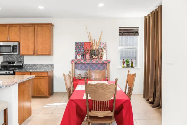 $830,000 | 390 Tanoak Street, Hollister, CA 95023