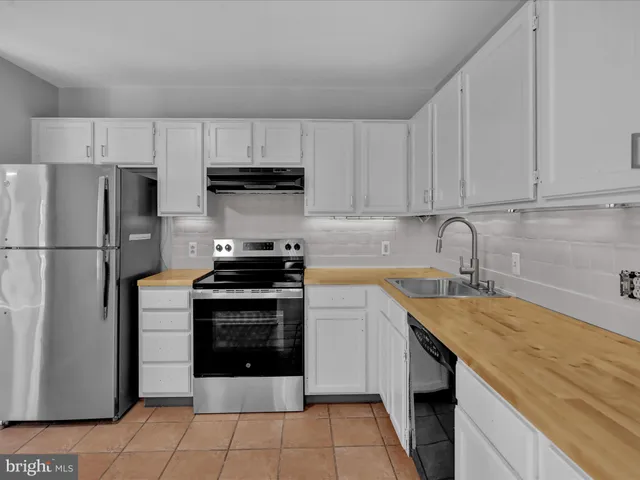 $1,950 | 10 Pine Woods Court, Reading, PA 19607