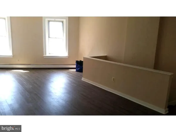 a black and white photo of a room