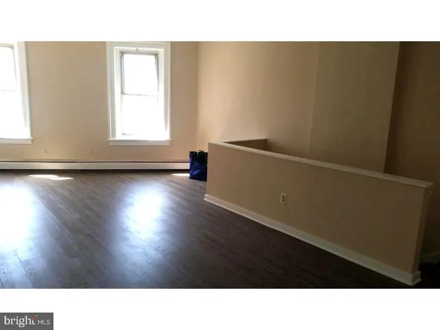 a black and white photo of a room