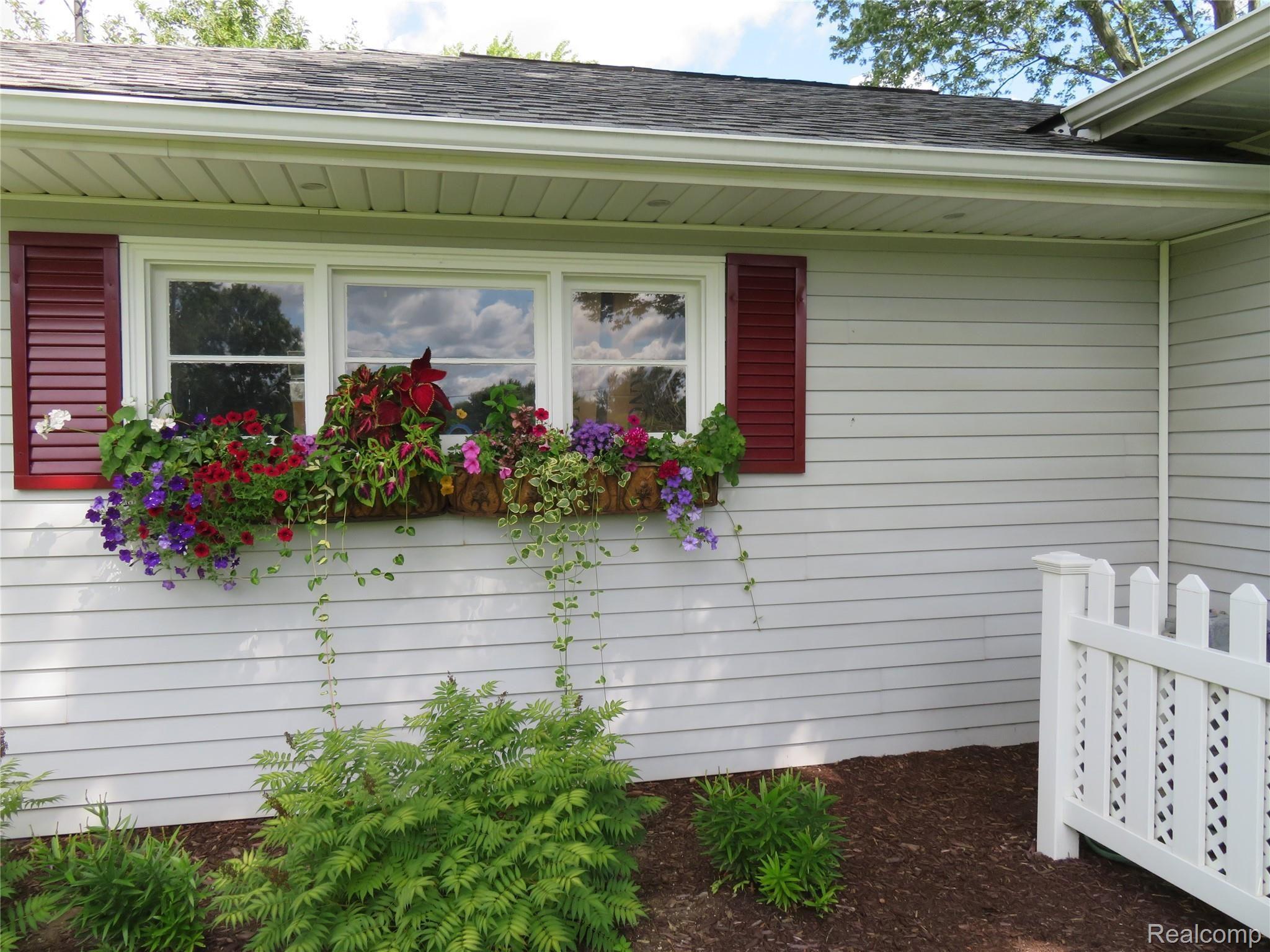 4223 Lapeer Road Burton, MI 48509 - Photo 28 of 30 IMG_0416.JPG