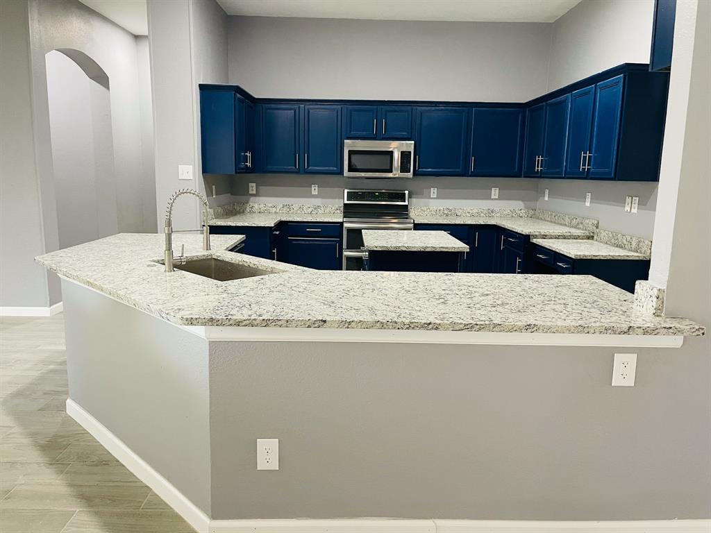 4513 Normandy Way Grand Prairie, TX 75052 - Photo 11 of 40