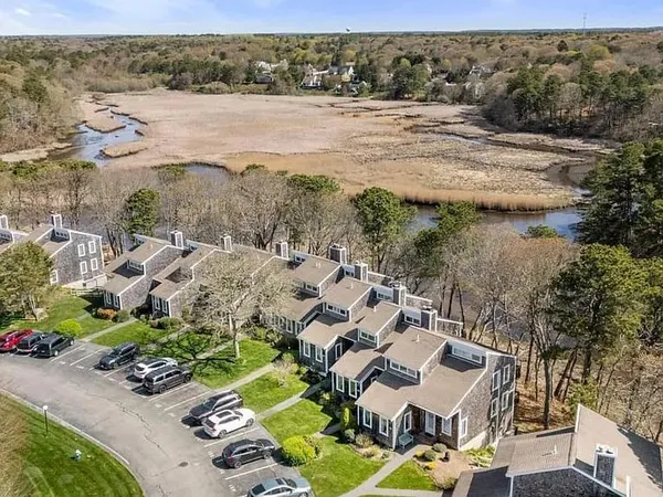 $649,000 | 15 Riverview Avenue, Unit D, Mashpee, MA 02649