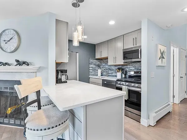 $649,000 | 15 Riverview Avenue, Unit D, Mashpee, MA 02649