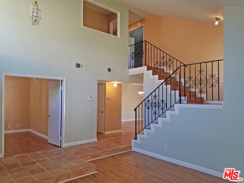 15926 Joseph Court Sylmar, CA 91342 - Photo 6 of 25