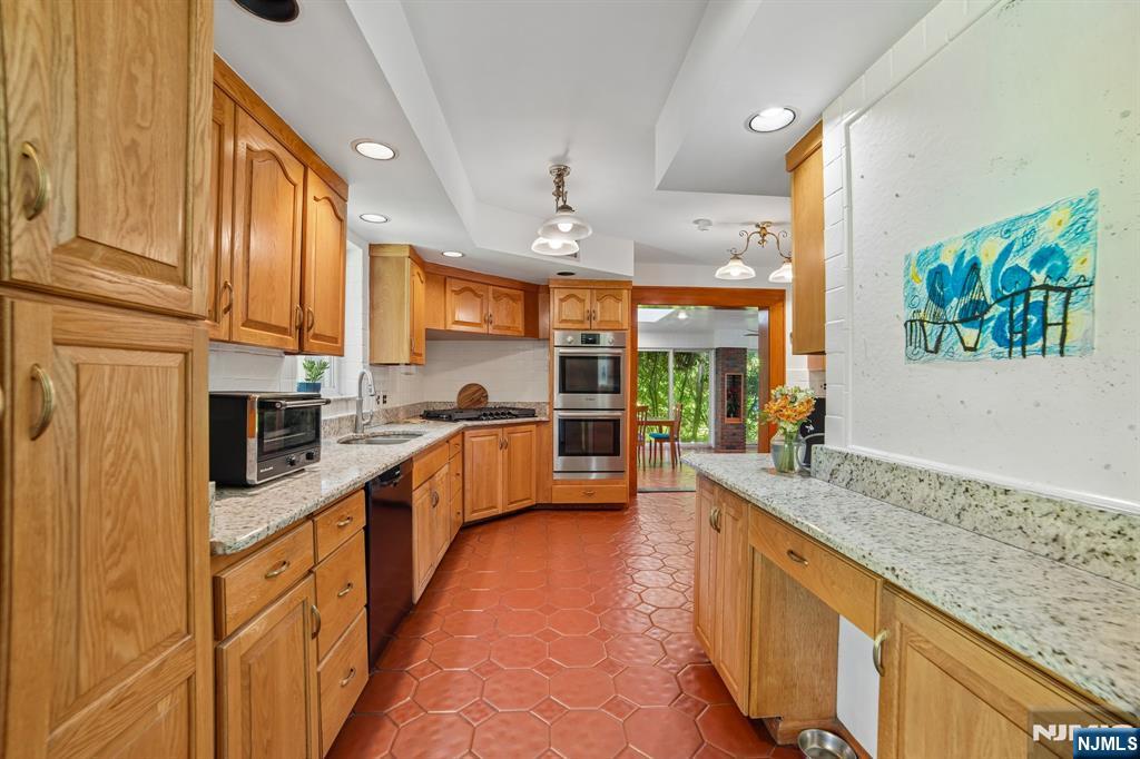 157 Sussex Road Tenafly, NJ 07670 - Photo 14 of 50