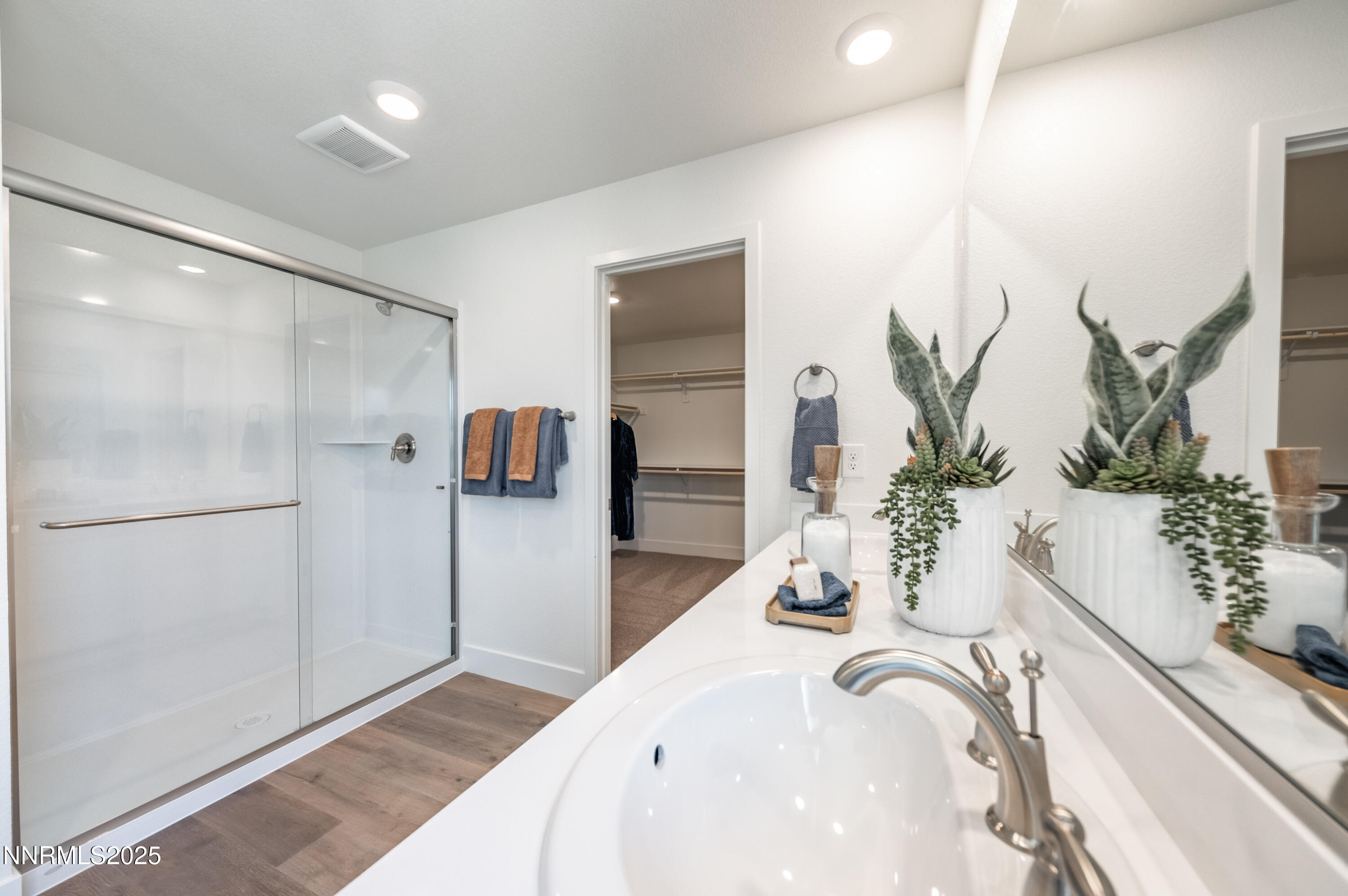 7609 Apex Place, Unit 113 Reno, NV 89506 - Photo 24 of 30 Primary Bathroom